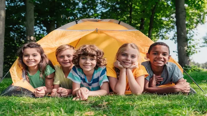 Liberando aventura y diversión: la guía definitiva para un campamento infantil