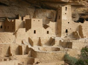 Historia de los nativos americanos para niños: las casas tipi, longhouse y pueblo Historia de los nativos americanos para niños: las casas tipi, longhouse y pueblo