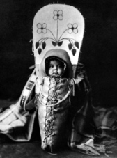 La vida tradicional como niño nativo americano
