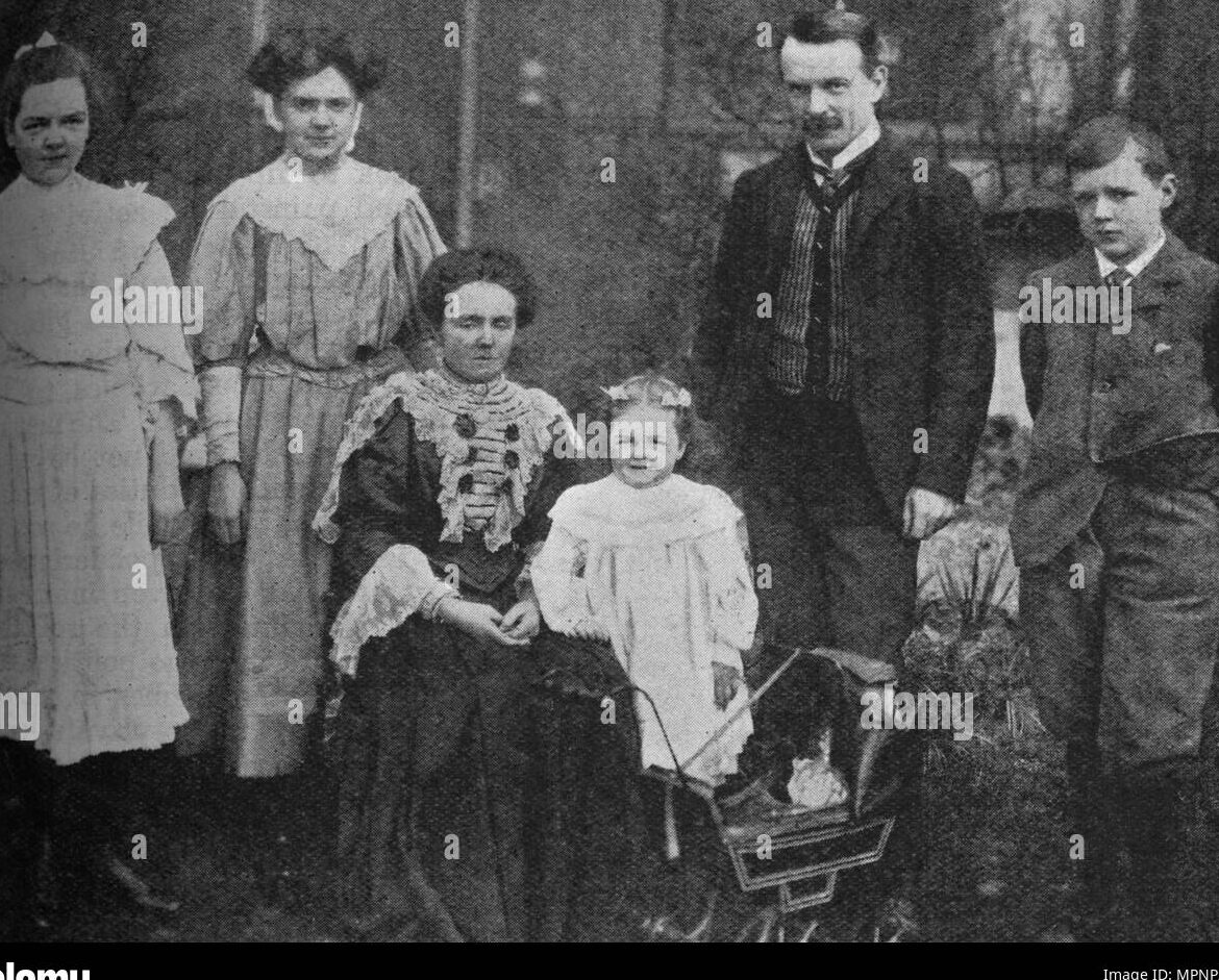 David Lloyd George - El gran estadista rodeado de su familia...