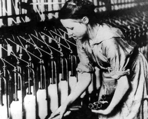 Las mujeres en el lugar de trabajo: la SEGUNDA revolución industrial 1870...